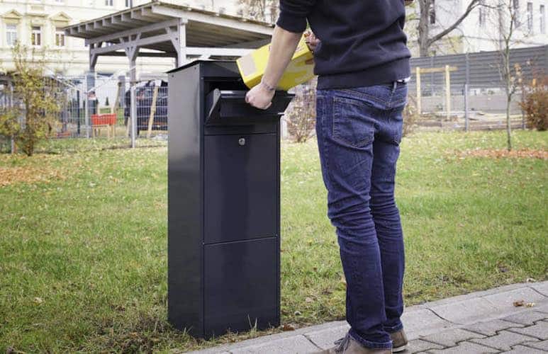 Paket-Briefkasten Einwurf